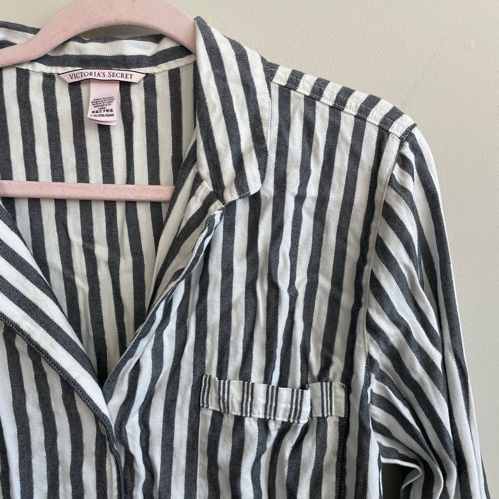Victoria's Secret Gray White Silver Metallic Striped Pajama Set - Picture 4 of 16